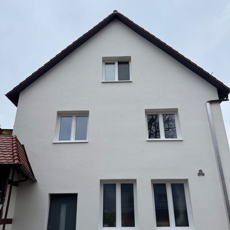 Fassadendämmung mit Mineralwolle (WDVS) am Hotel in Eschwege – e & e Bau